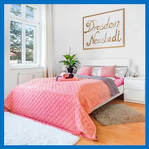  Apartment Bis 6 Personen - Helle, Ruhige Whg, 2 Baeder, Dd Neustadt, Lage